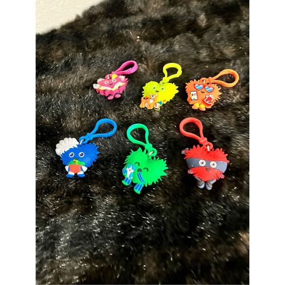 Kids Heart Challenge 2023 Star Character Keychain lot of 6 - Picture 1 of 8